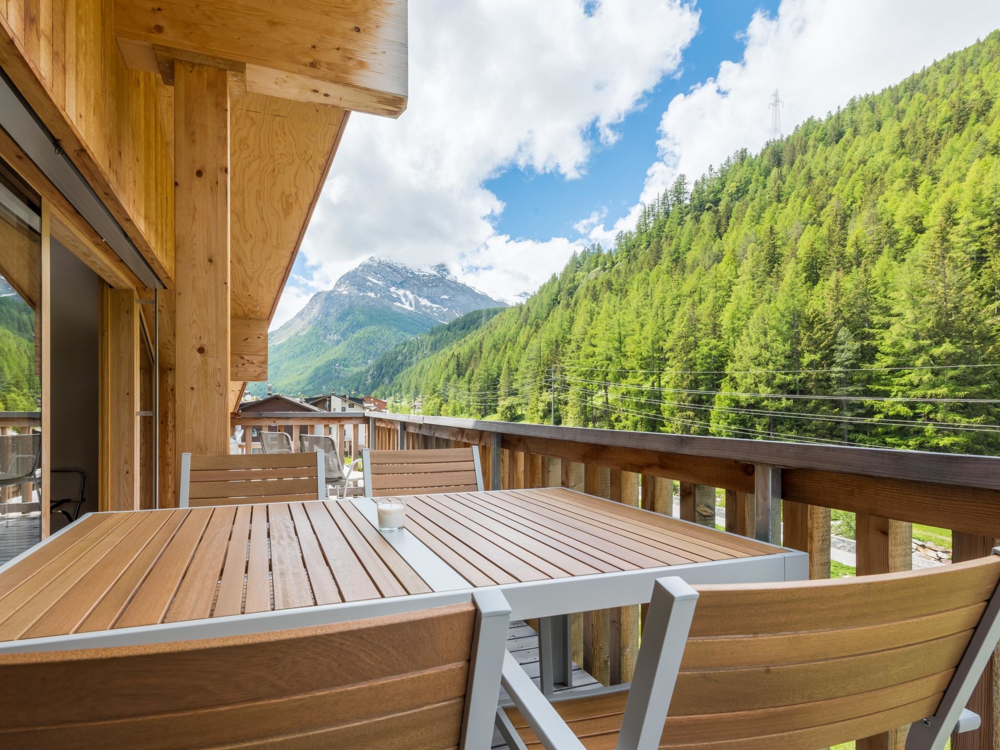 Penthouse mit 2 Schlafzimmern & 2 Badezimmern - Draußen