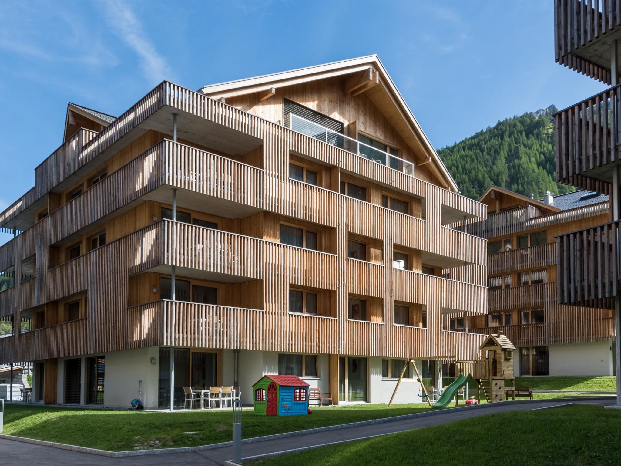 Apartment mit 1 Schlafzimmer & 1 Badezimmer OG - Draußen