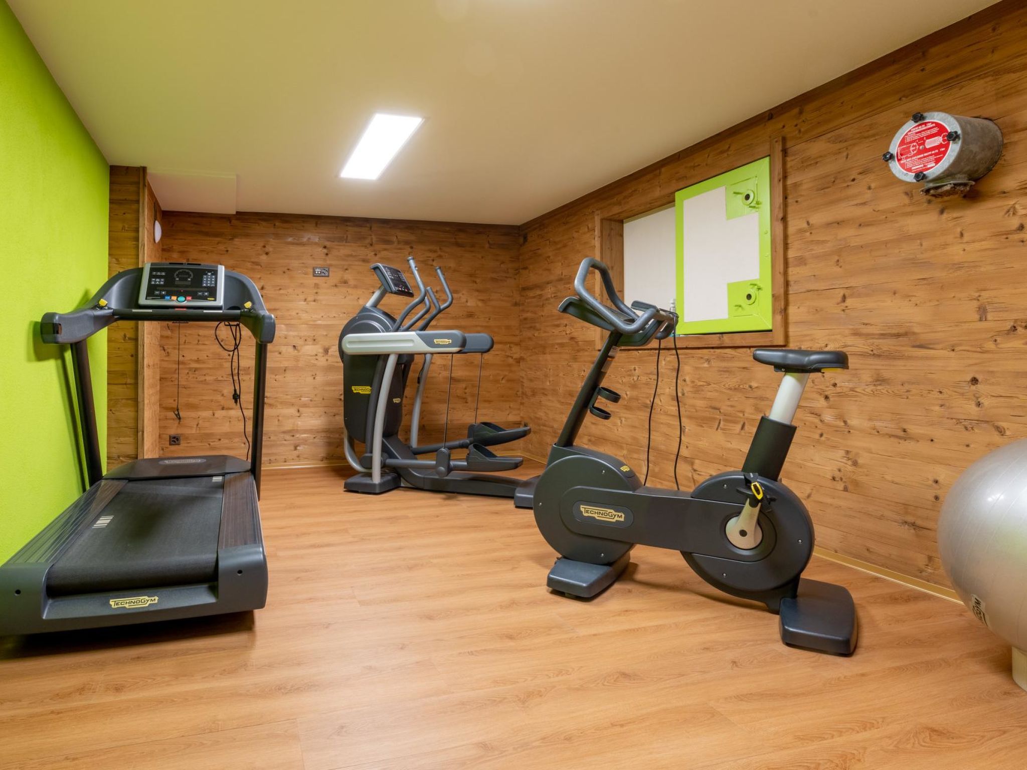 Haus Alpenrose Appartement/Fewo Alpenrose 4-Bettwohnung 1. OG Ost - Drinnen