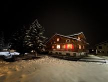 Knus Alpenchalet met panoramisch uitzicht in Saas-Almagell - thumbnail 2