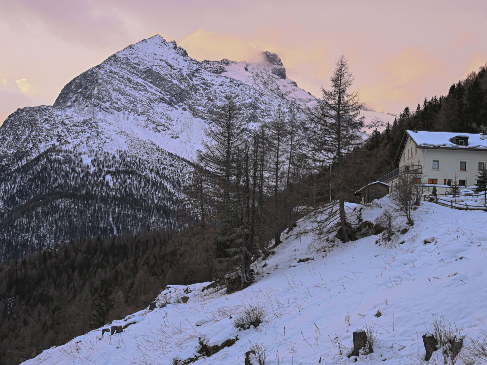 Saas-Fee accommodation cabins for rent in Saas-Fee apartments to rent in Saas-Fee holiday homes to rent in Saas-Fee