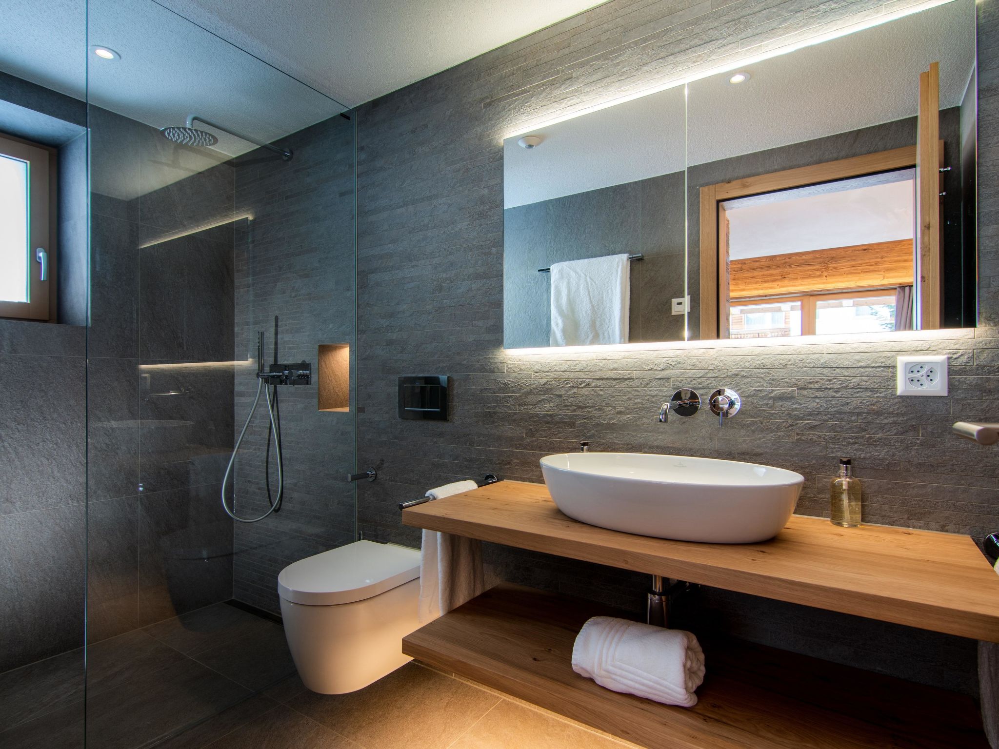 Photo of Berghof Penthouse Appartement/Fewo 8-Bettwohnung