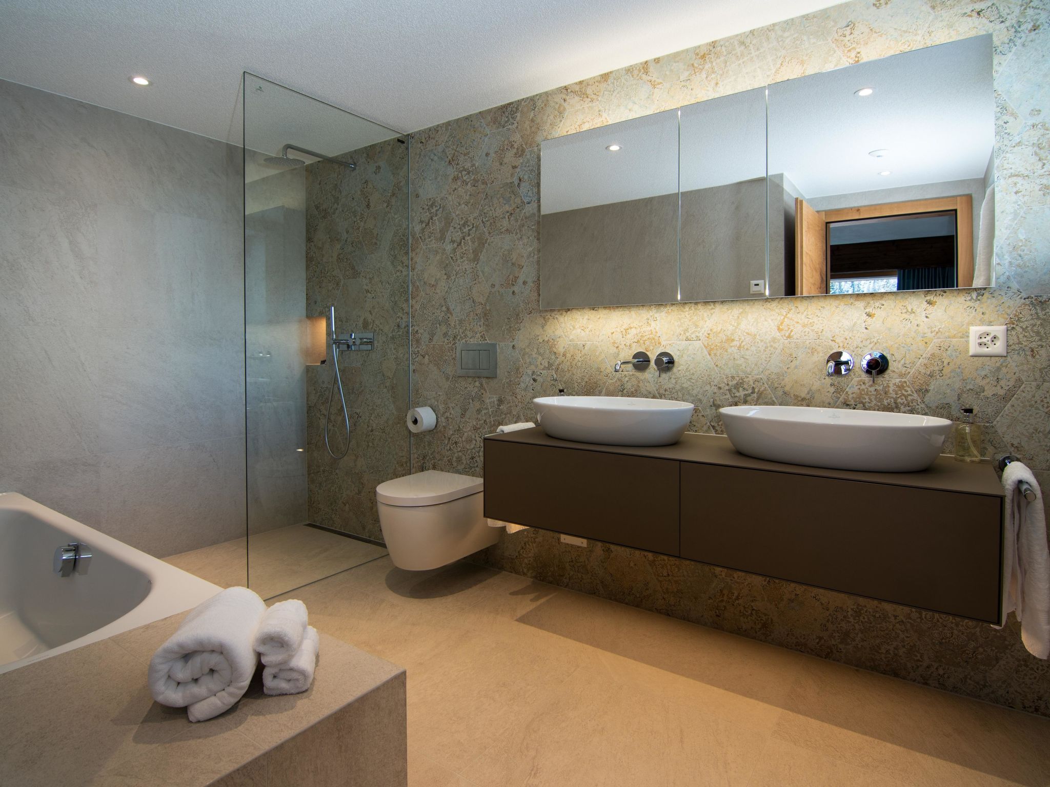 Photo of Berghof Penthouse Appartement/Fewo 8-Bettwohnung
