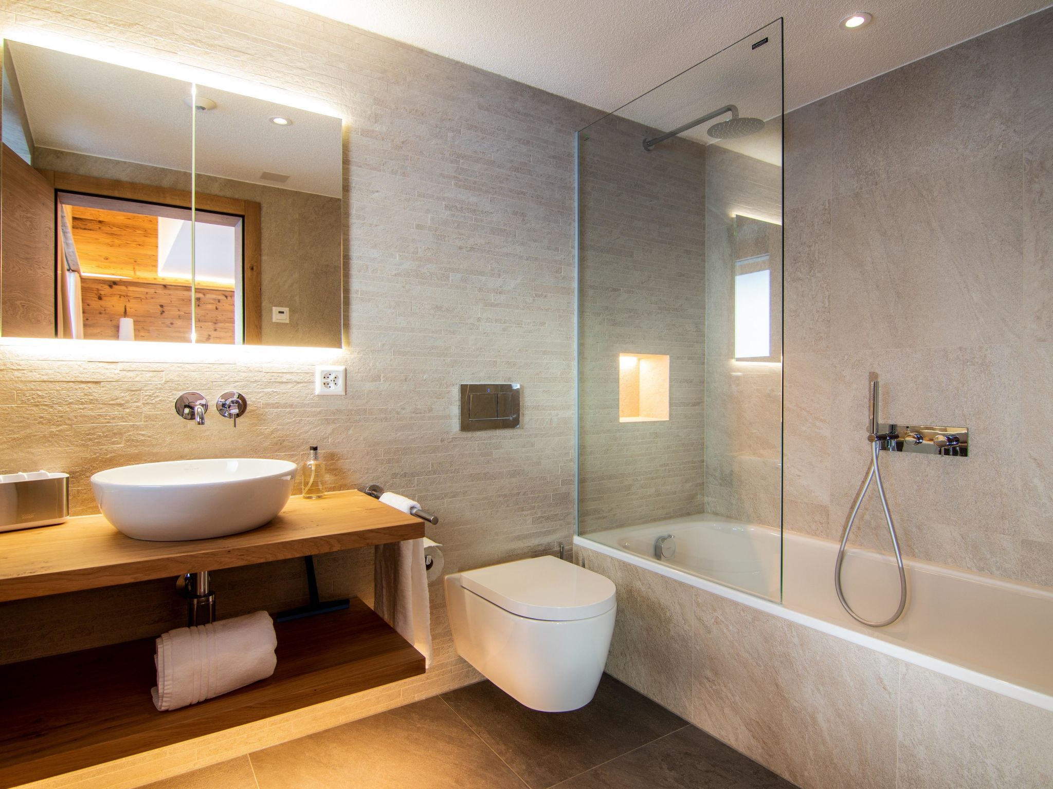 Photo of Berghof Penthouse Appartement/Fewo 8-Bettwohnung