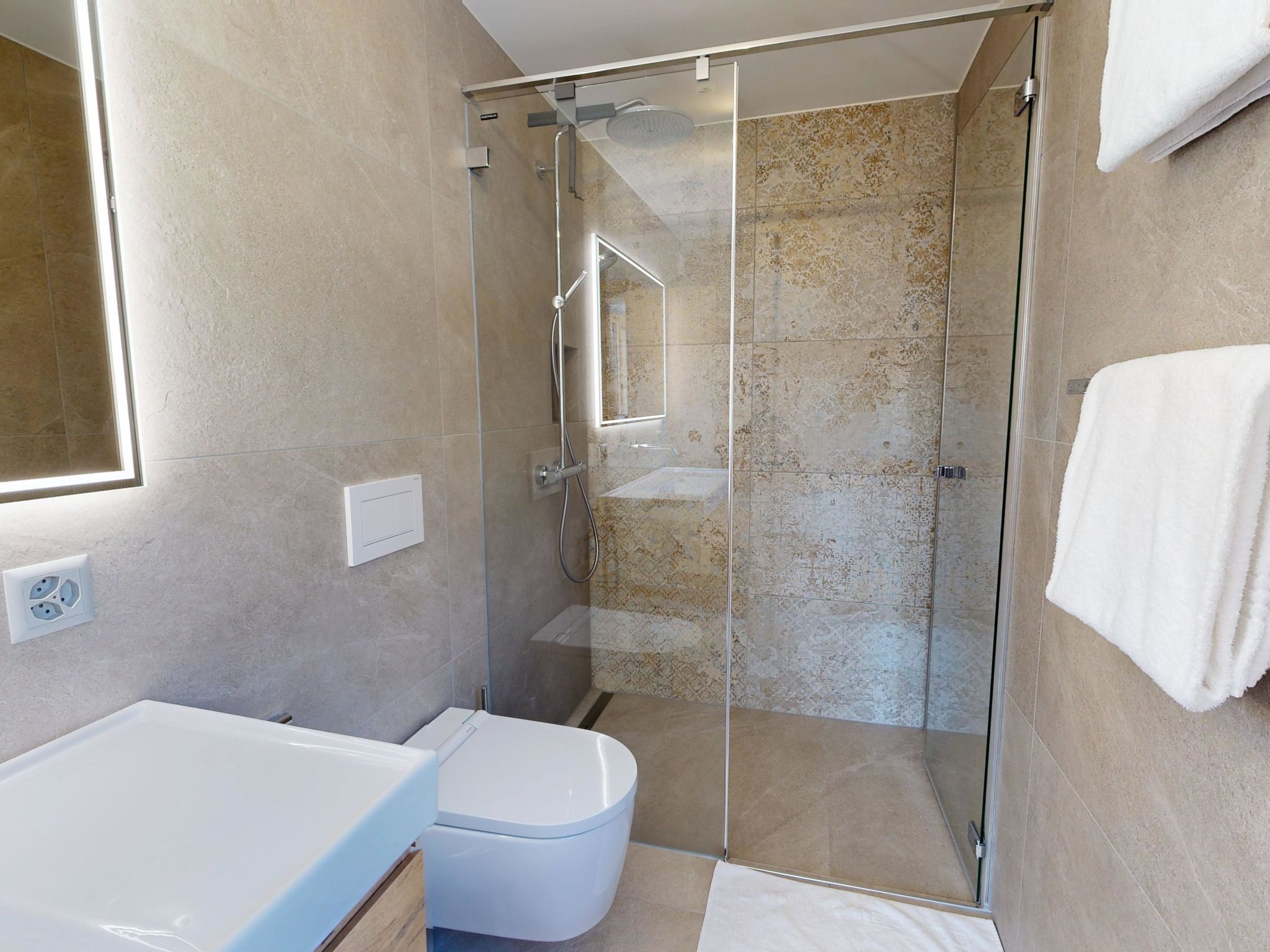 Photo of Alphubel Peak & Unlimited