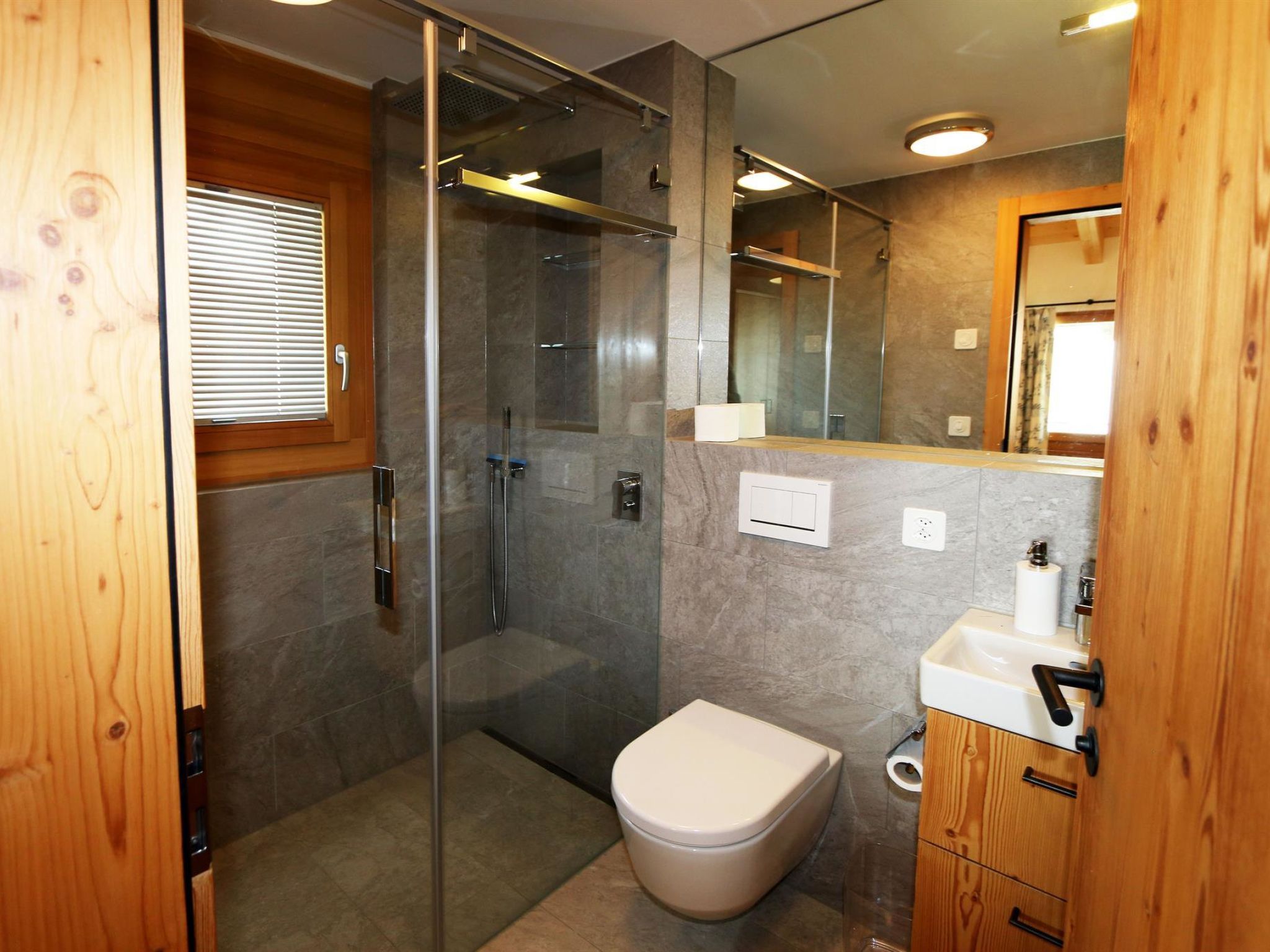 Photo of Pyrit Appartement/Fewo 8-Bettwohnung
