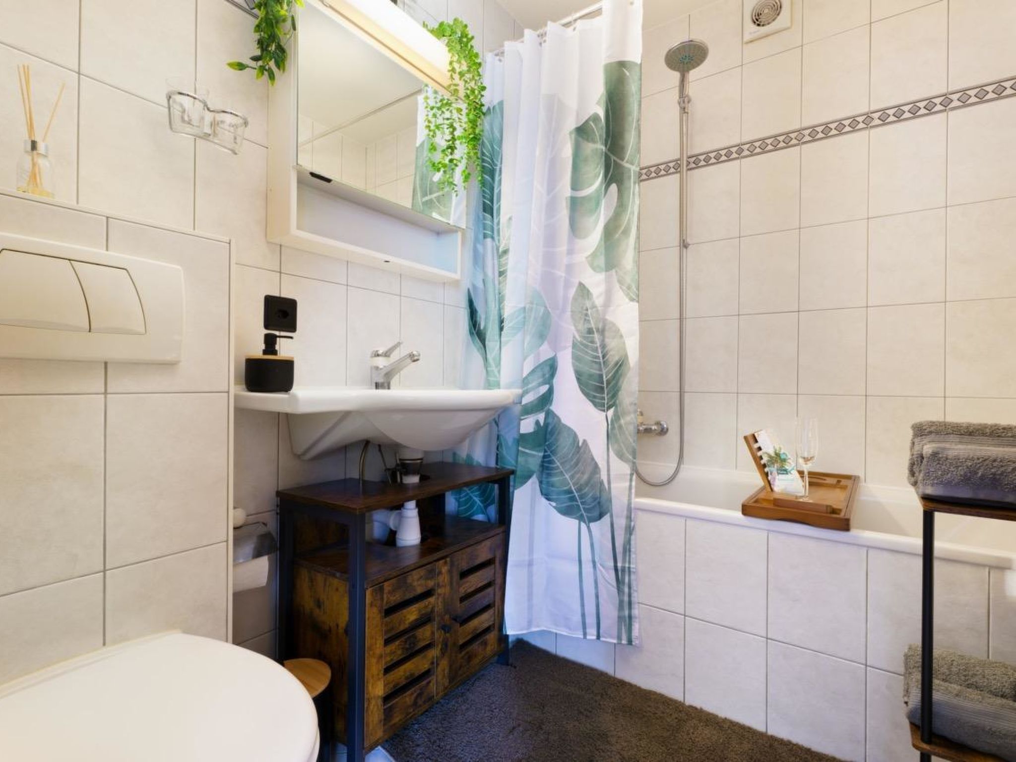 Falke EG Appartement/Fewo Greenspot Apartment - Drinnen