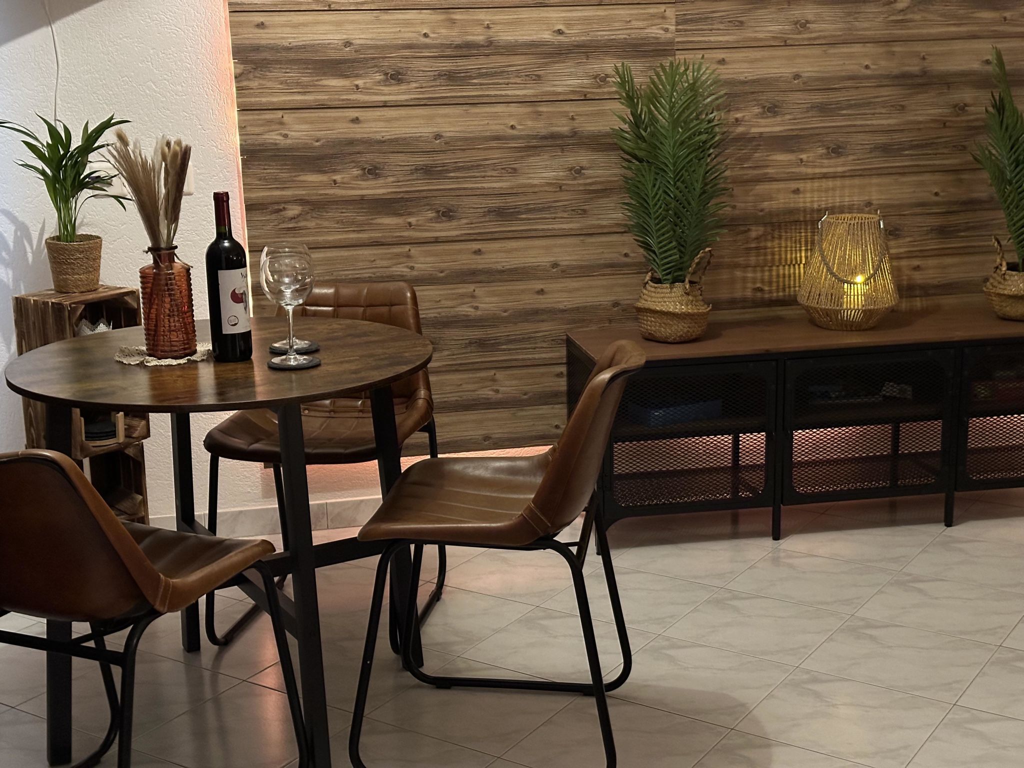 Falke EG Appartement/Fewo Greenspot Apartment - Drinnen
