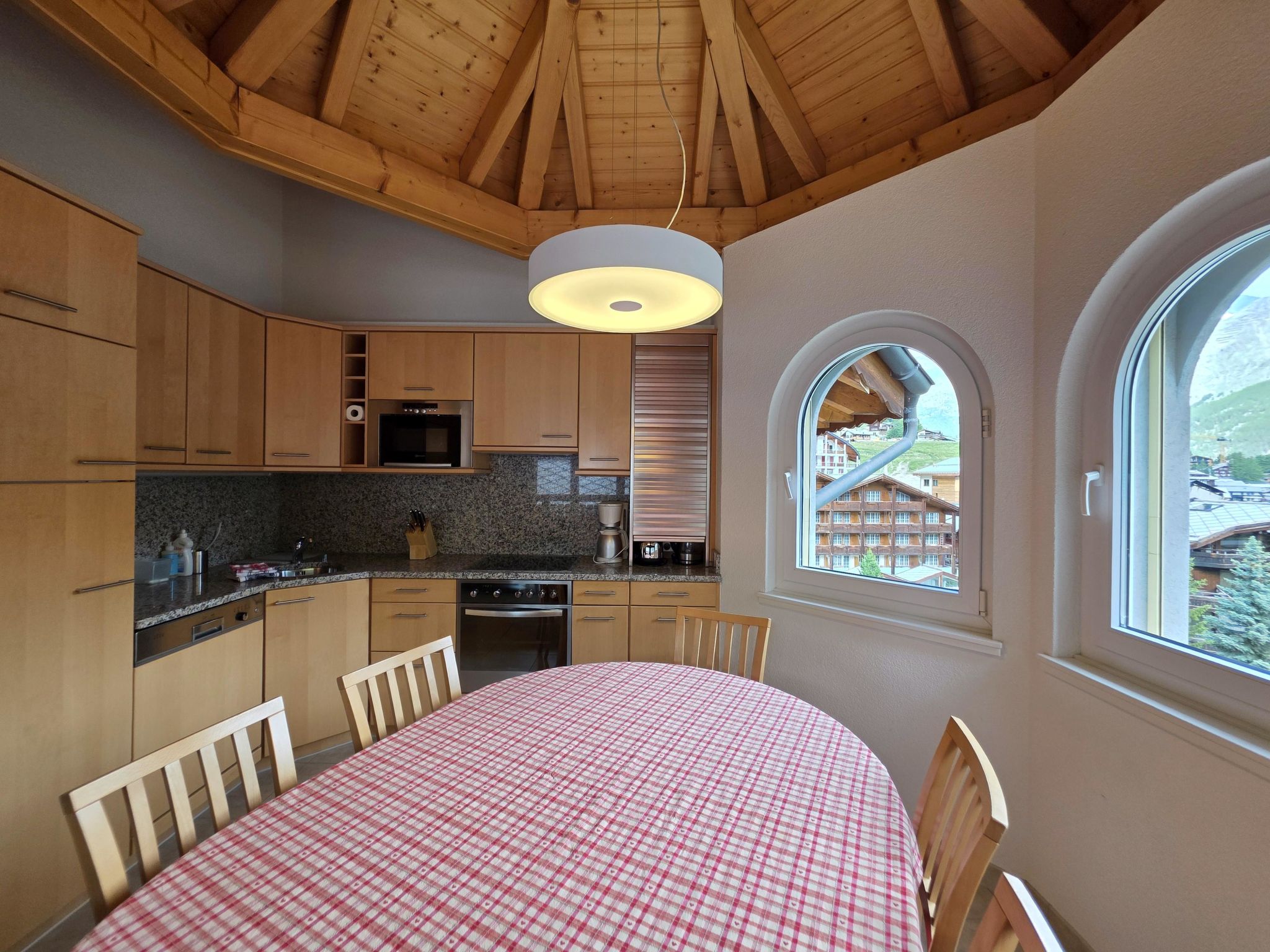 Photo of Chateau B33