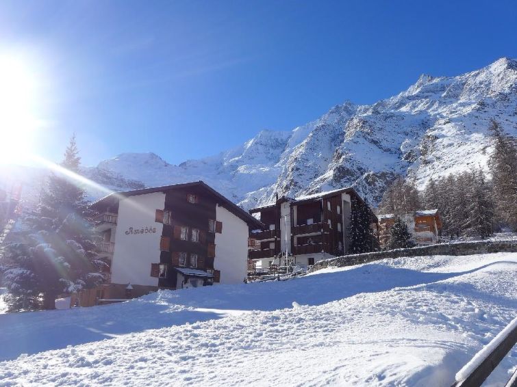 Photo of Cresta