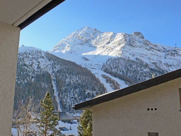 Photo of Cresta