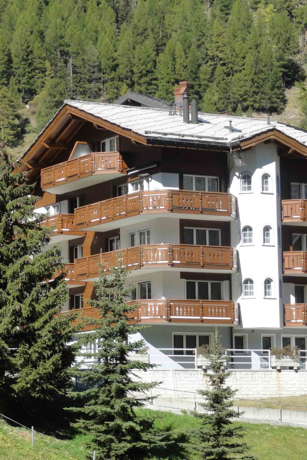 Photo of Helvetia Apartments