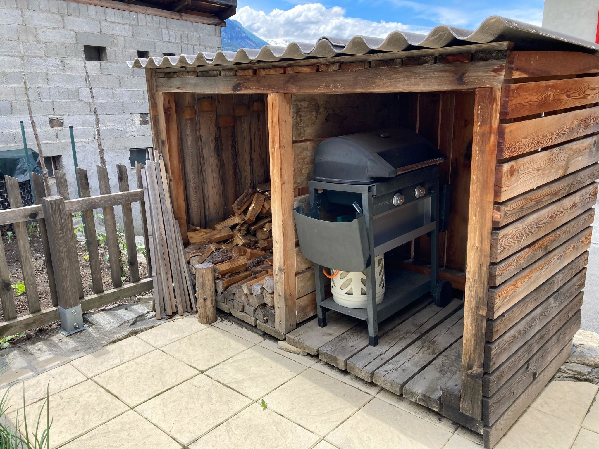 Ferienwohnung Dorfbrunnu Appartement/Fewo, Dusche, WC 4-Bettwohnung, Dusche, WC - Buiten