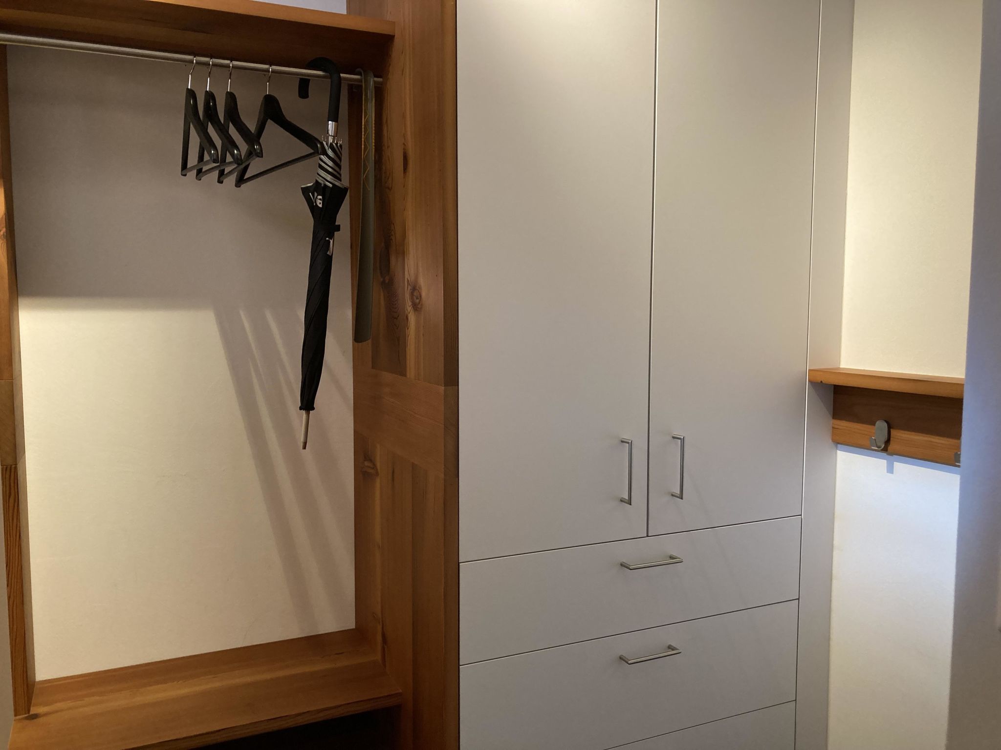 Ferienwohnung Dorfbrunnu Appartement/Fewo, Dusche, WC 4-Bettwohnung, Dusche, WC - Binnen
