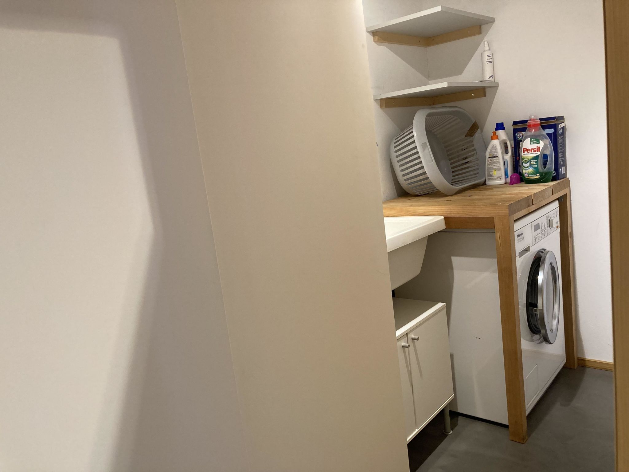 Ferienwohnung Dorfbrunnu Appartement/Fewo, Dusche, WC 4-Bettwohnung, Dusche, WC - Binnen