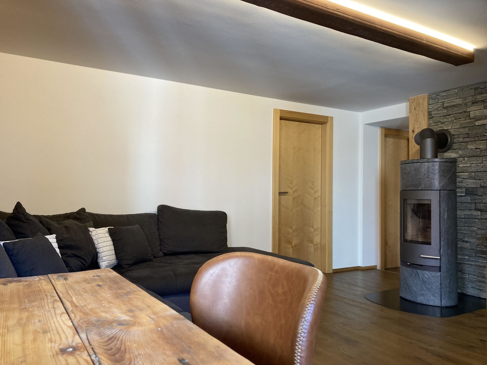 Ferienwohnung Dorfbrunnu Appartement/Fewo, Dusche, WC 4-Bettwohnung, Dusche, WC - Binnen