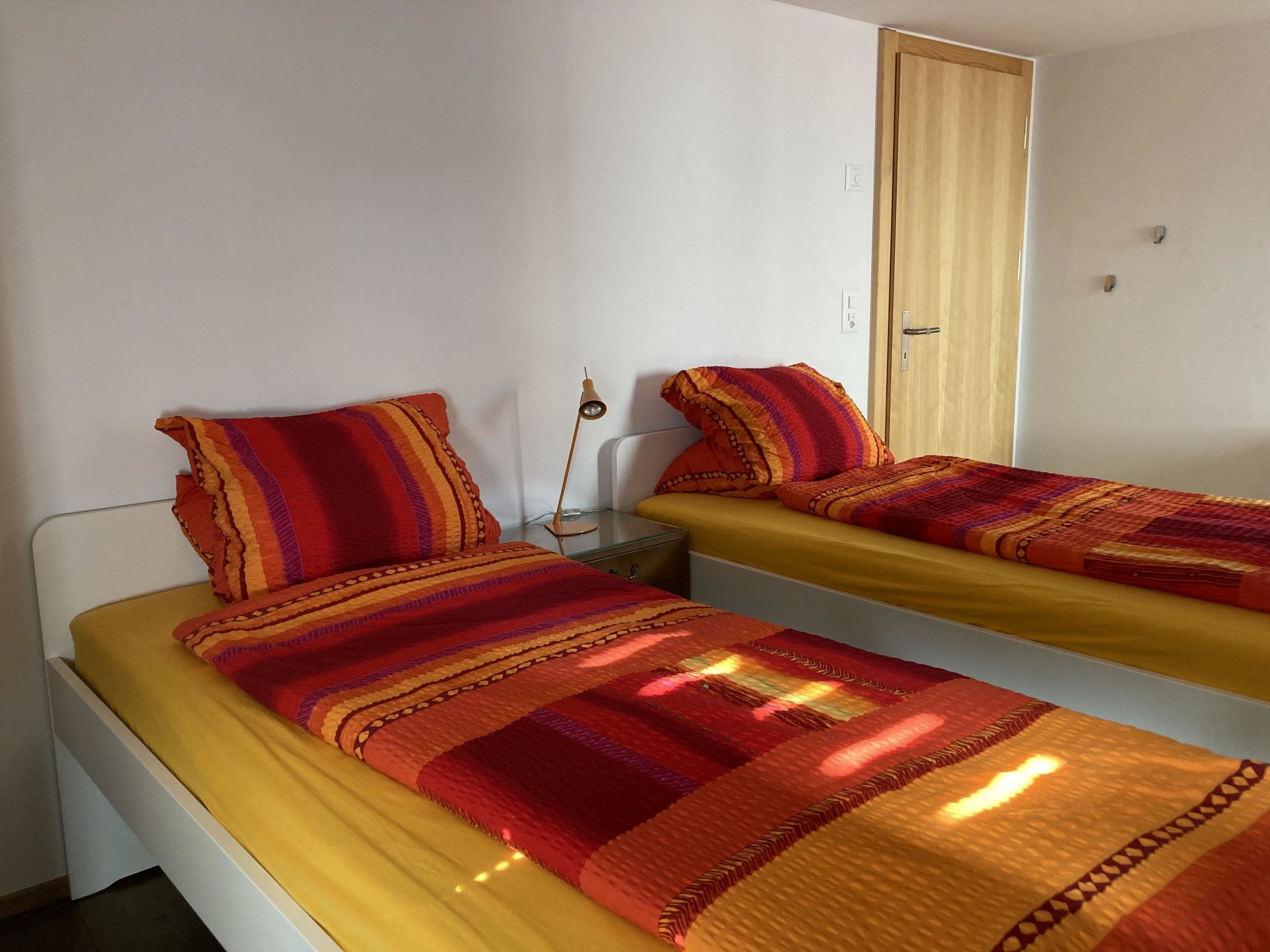 Ferienwohnung Dorfbrunnu Appartement/Fewo, Dusche, WC 4-Bettwohnung, Dusche, WC - Binnen