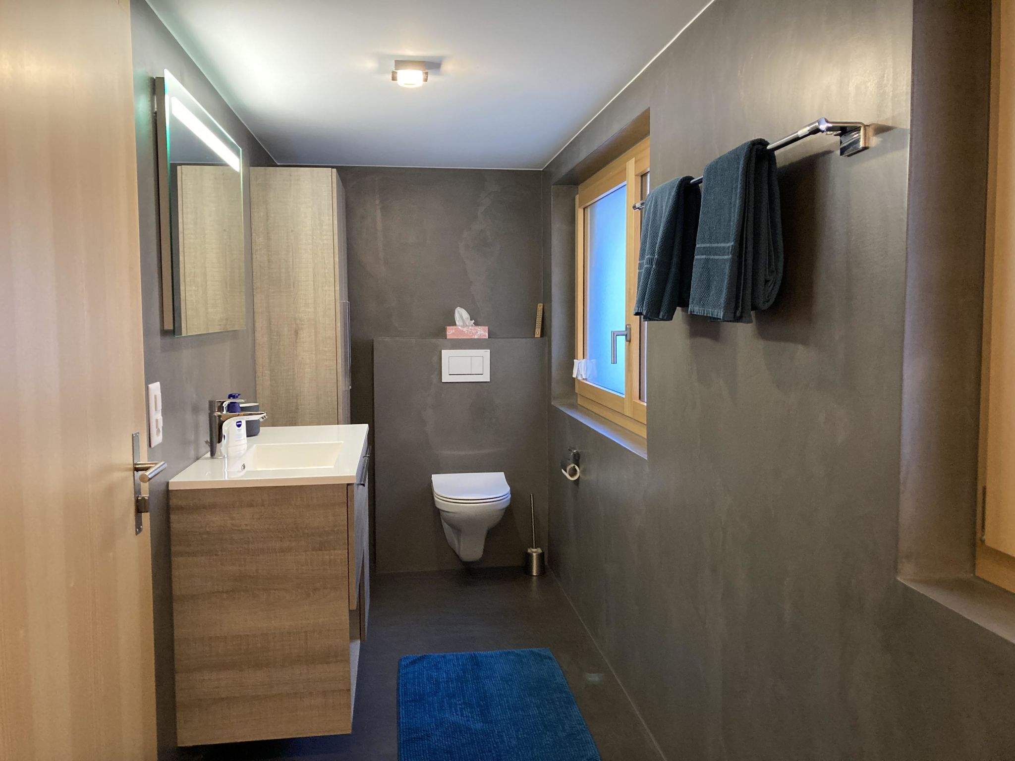 Ferienwohnung Dorfbrunnu Appartement/Fewo, Dusche, WC 4-Bettwohnung, Dusche, WC - Binnen