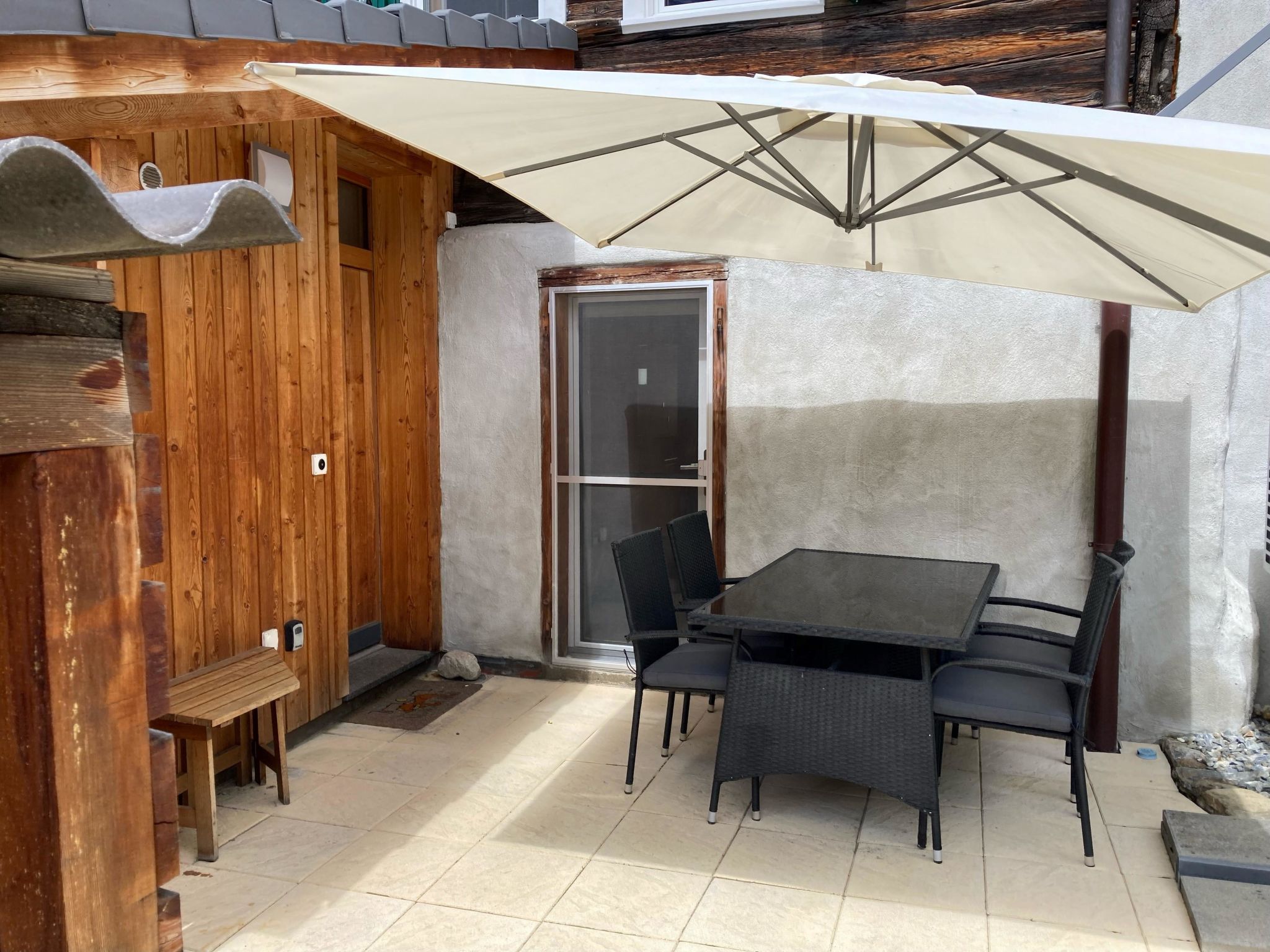 Ferienwohnung Dorfbrunnu Appartement/Fewo, Dusche, WC 4-Bettwohnung, Dusche, WC - Buiten