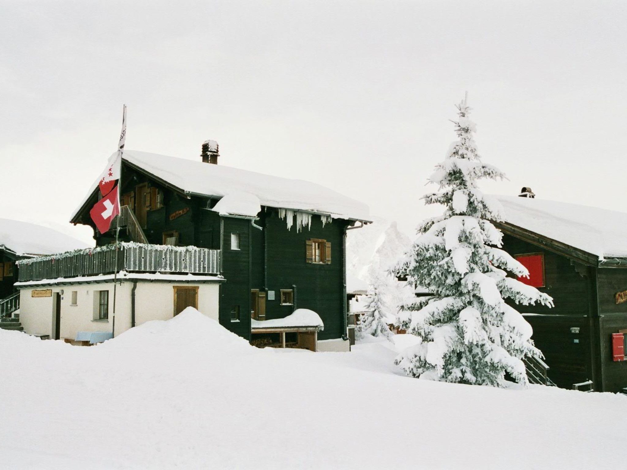 Gruppenhaus Walliser Alpstyle 2. Stock - Image-tags.info
