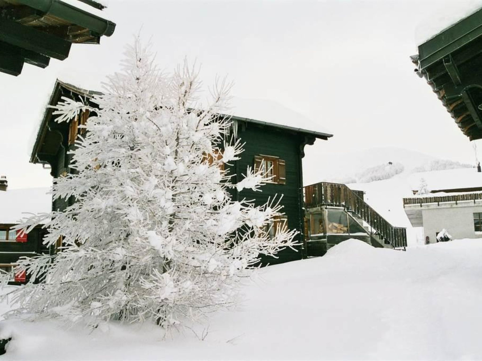 Gruppenhaus Walliser Alpstyle 2. Stock - Image-tags.info