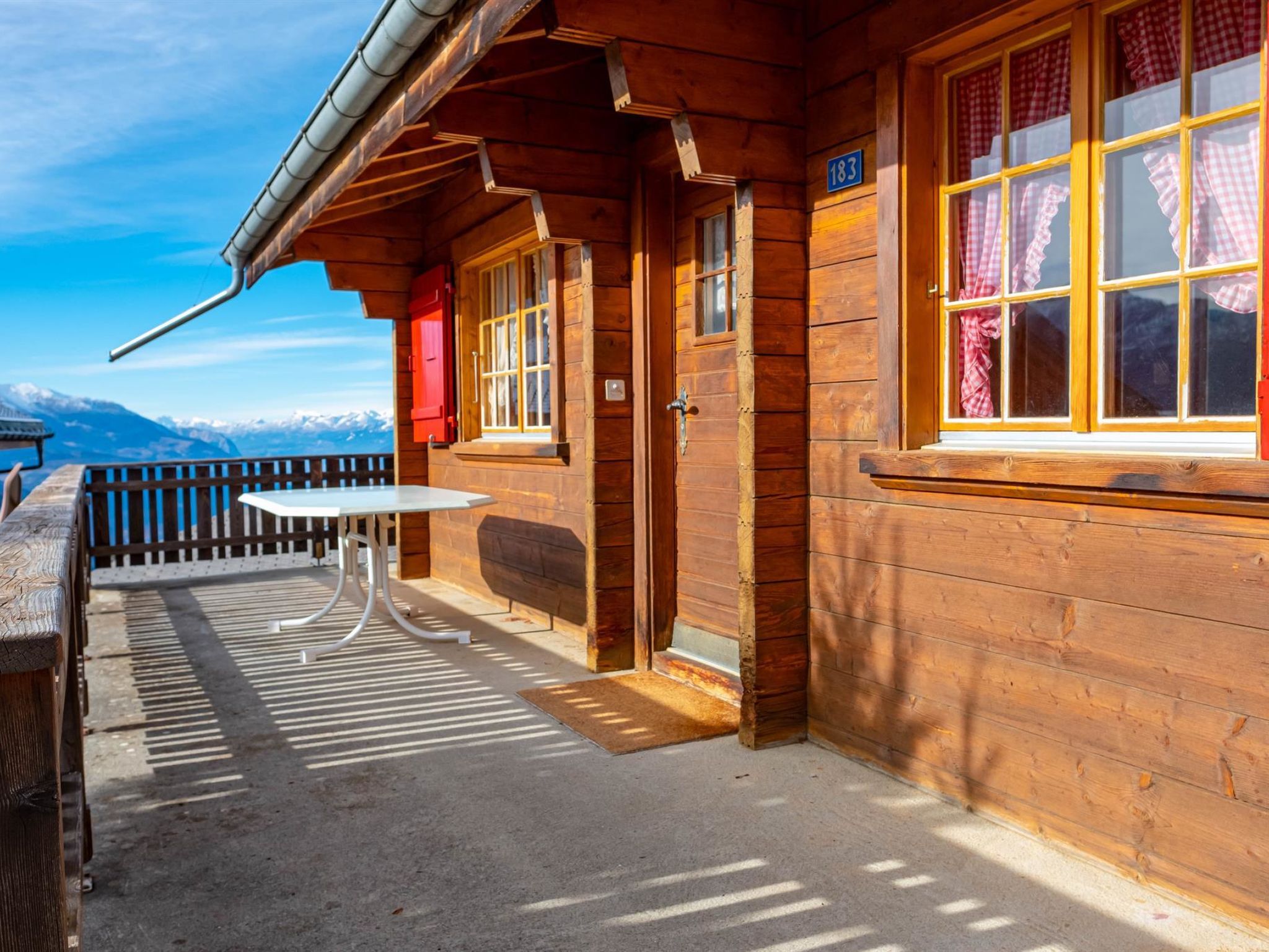 Chalet Valeria 5-Bettwohnung, 1. Stock, 2 Schlafräume Valeria OG - Image-tags.info