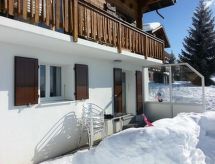 Adlerhorst: Ruim appartement met terras en bergzicht in Rosswald - thumbnail 4
