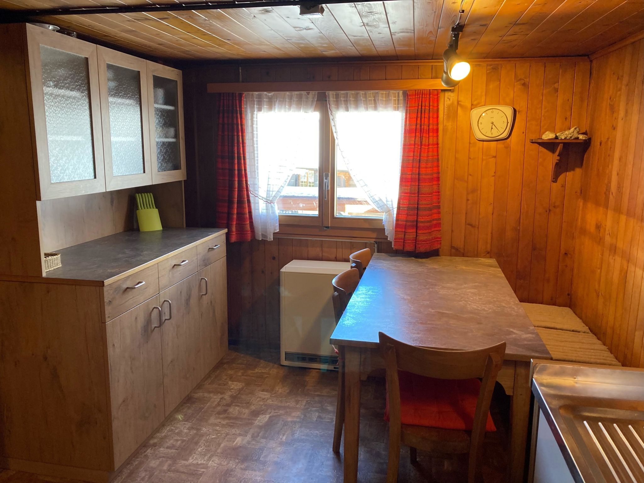 Chalet Alphütte Appartement/Fewo, Dusche, WC 4-Bettwohnung Erdgeschoss - Binnen