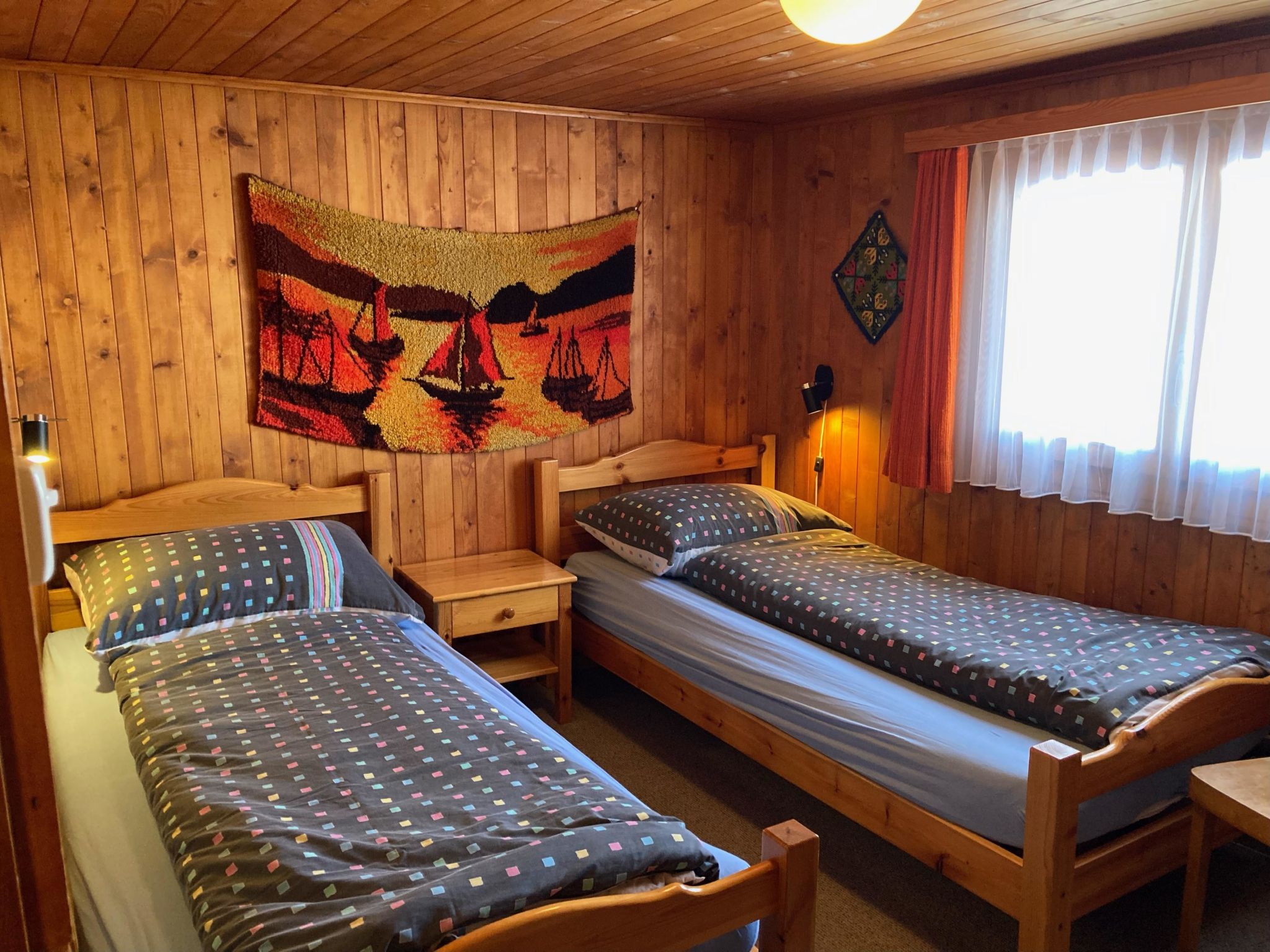 Chalet Alphütte Appartement/Fewo, Dusche, WC 4-Bettwohnung Erdgeschoss - Binnen