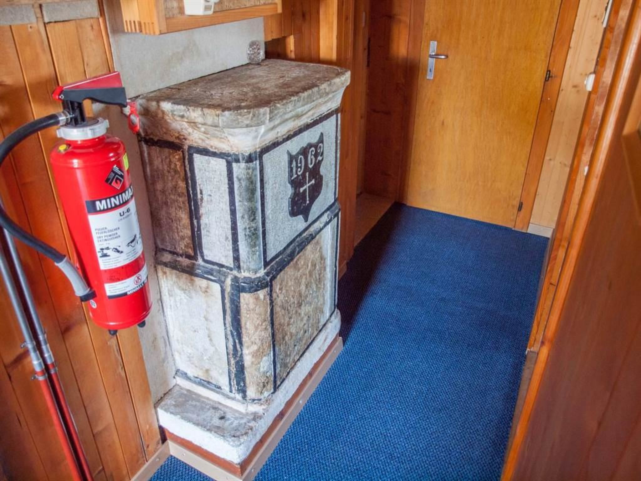 Chalet Alphütte Appartement/Fewo, Dusche, WC 4-Bettwohnung Erdgeschoss - Binnen