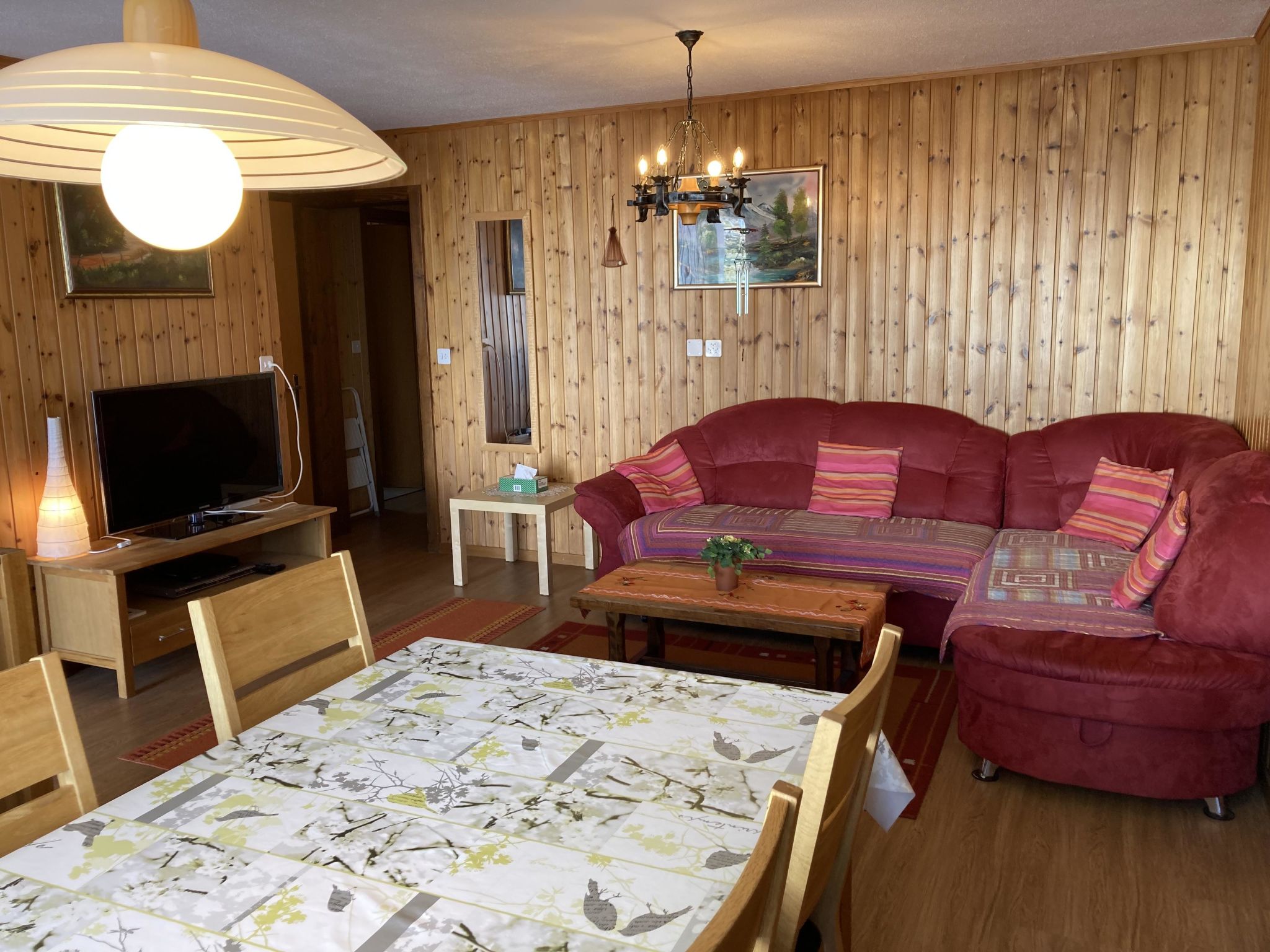 Chalet Sunnuterrasse Appartement/Fewo, Dusche, WC 4-Zimmerwohnung Dusche, WC - Dedans