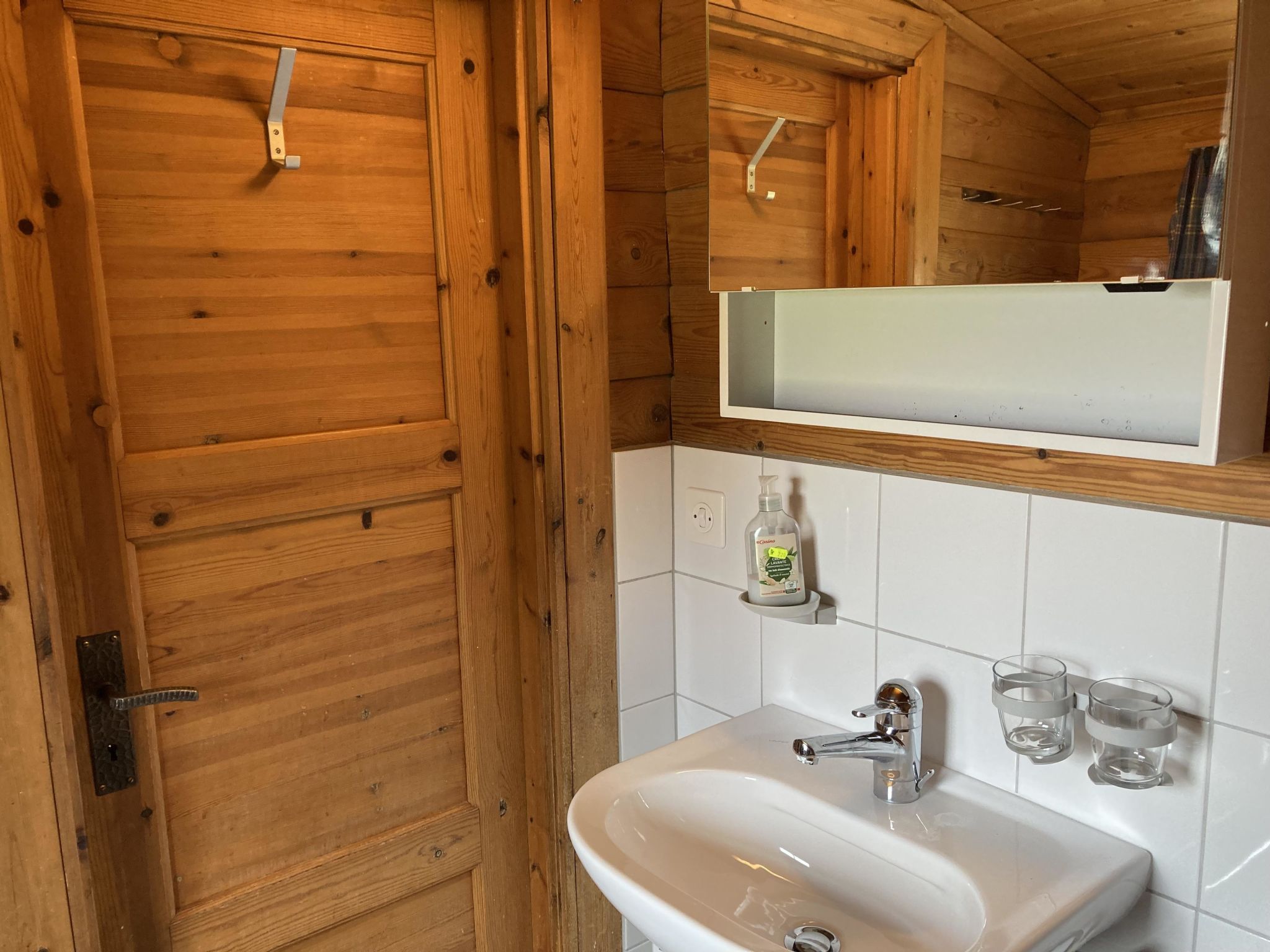 Chalet Glimuschir Appartement/Fewo, Dusche, WC Appartement/Fewo, Dusche, WC - Image-tags.info