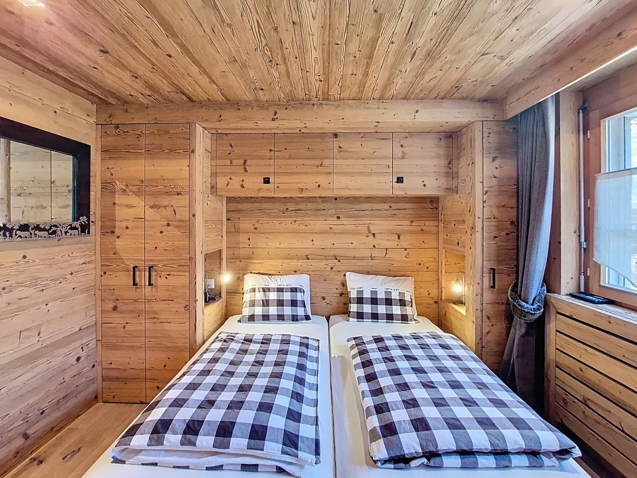 Photo of Les Violettes