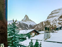 Rustiek appartement in Zermatt, vlakbij skipiste en bergen - thumbnail 1