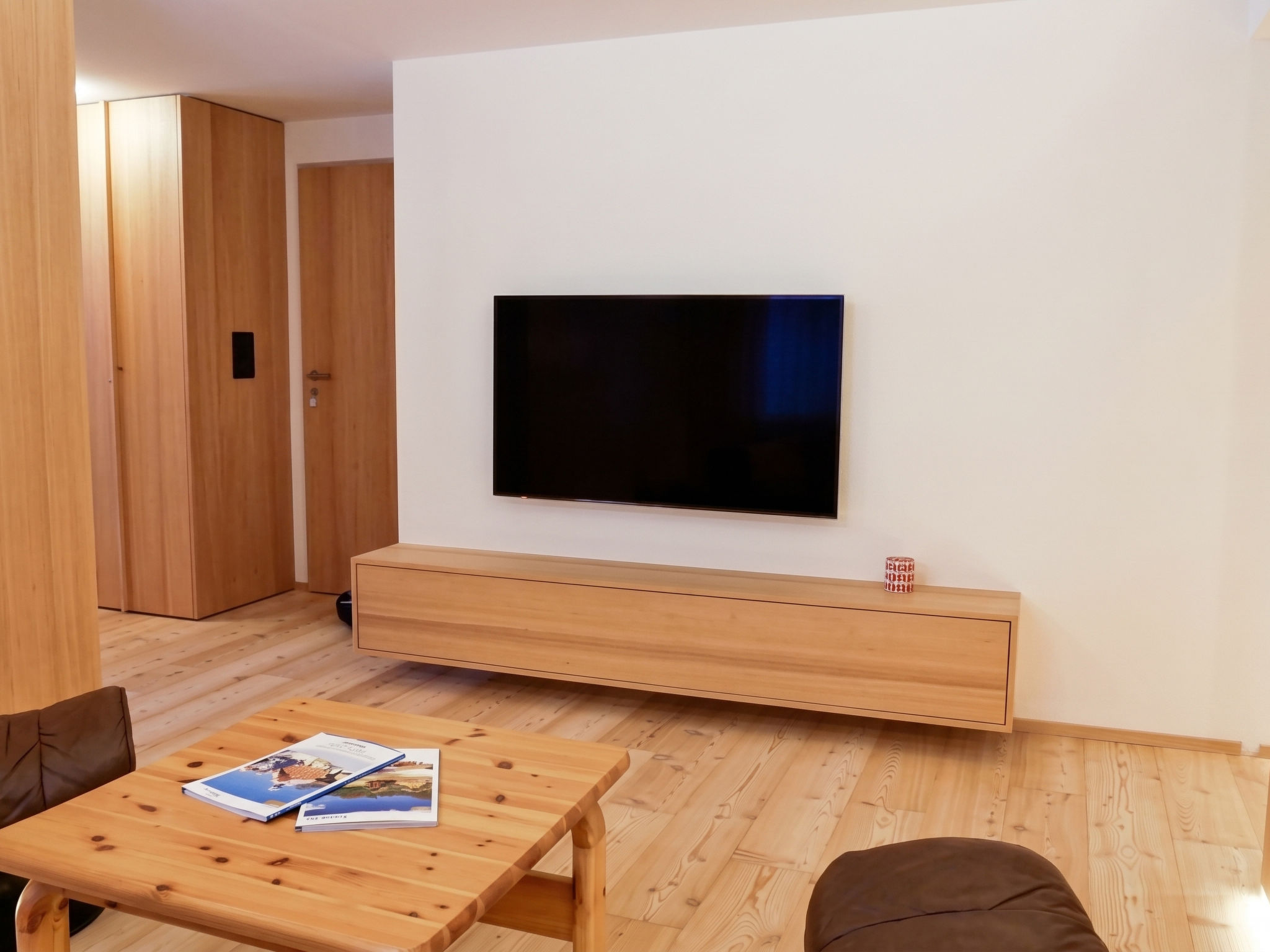 Armina — Living Room (3 of 19)
