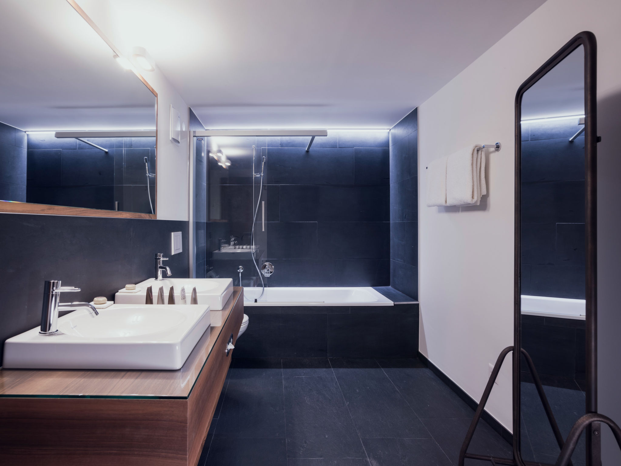 Photo of OVERLOOK Lodge by CERVO Zermatt, (Zermatt).