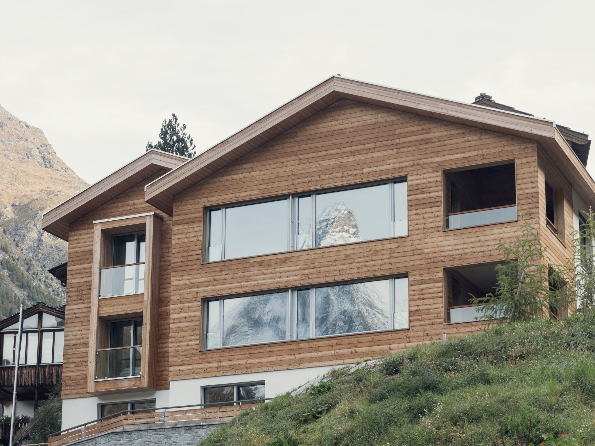 Photo of OVERLOOK Lodge by CERVO Zermatt, (Zermatt).