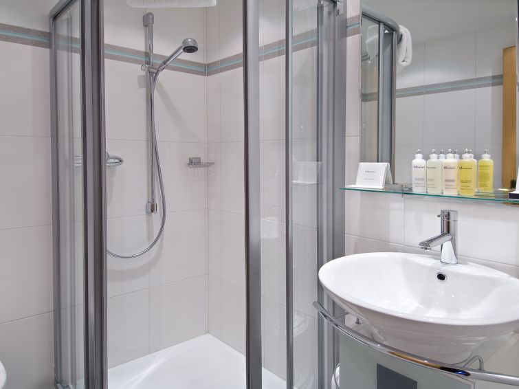 Haus Domino - Slide 11