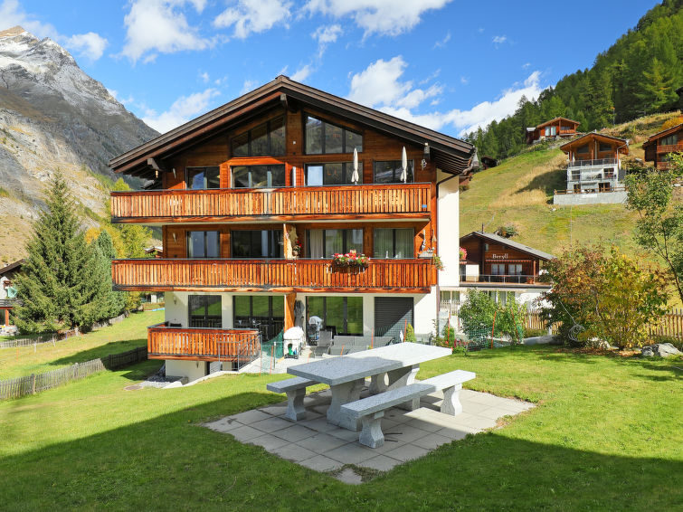 Haus Findelbach / Apt. Happy Lily Apartment in Zermatt