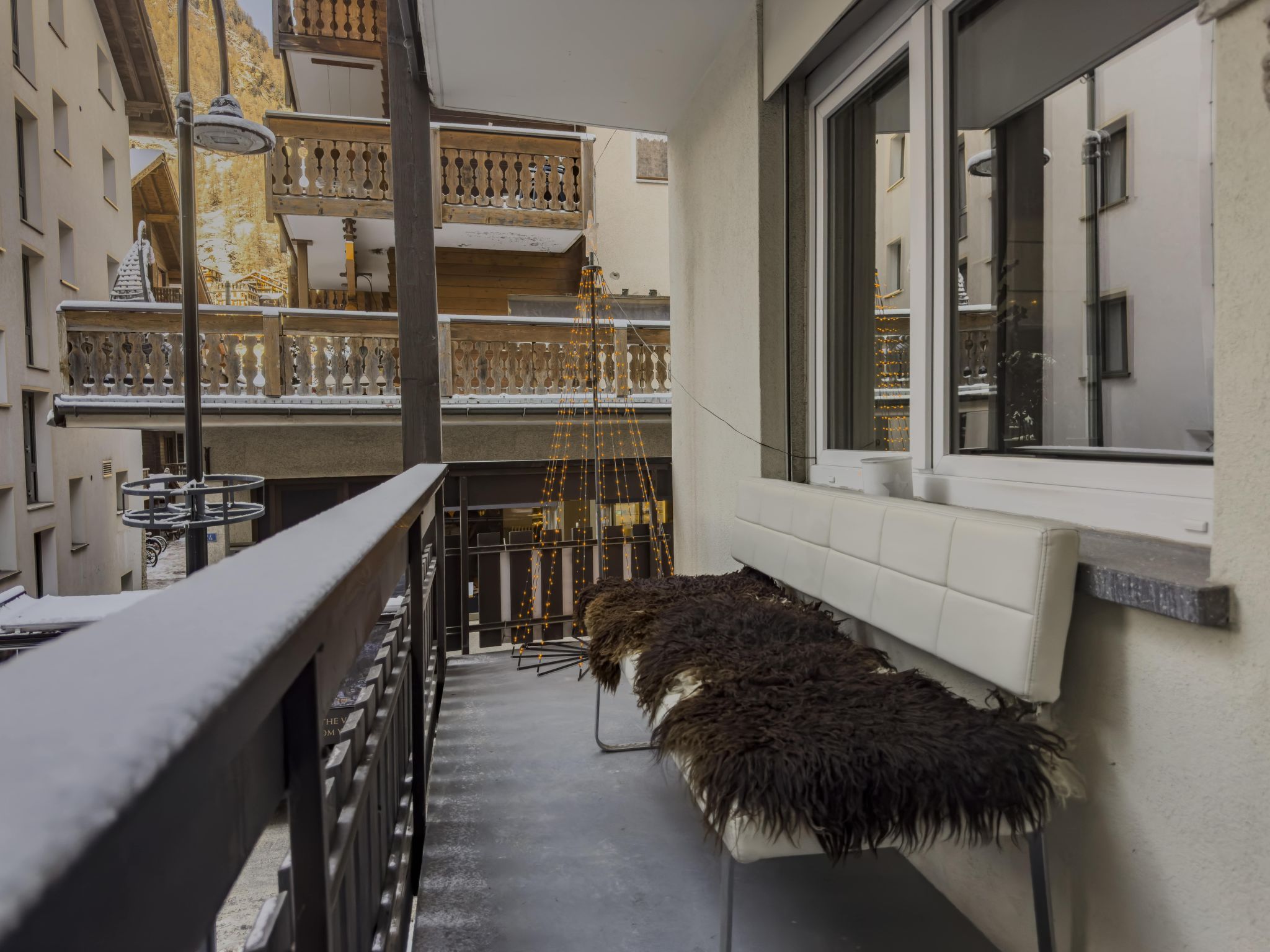 Haus Venus, (Zermatt), - Buiten