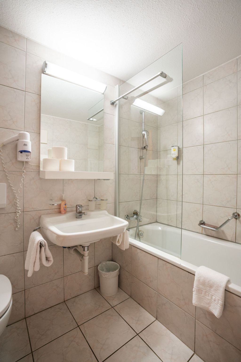 Patricia self-check-in Apartments, (Zermatt),
