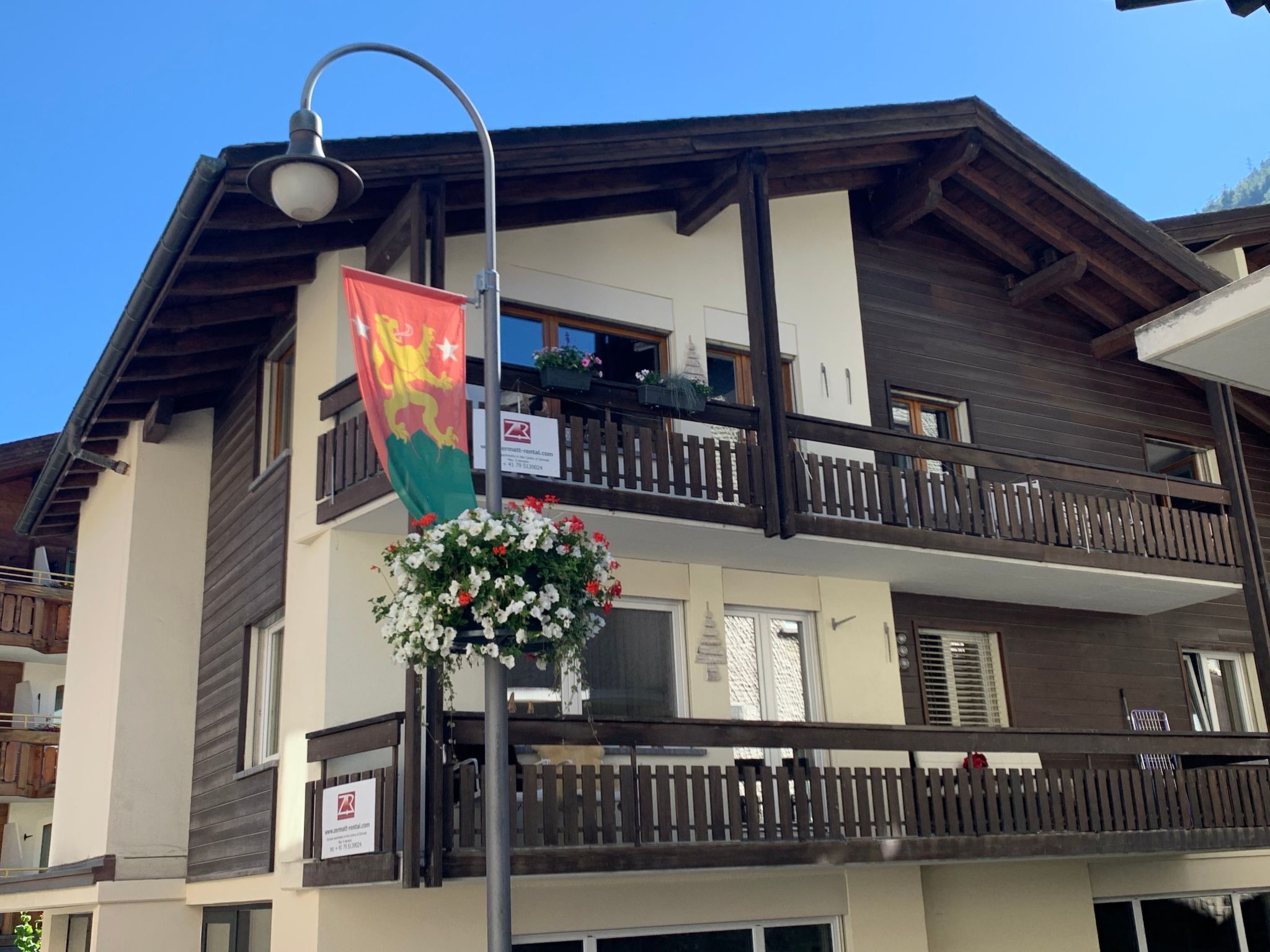 Haus Venus, (Zermatt), - Buiten