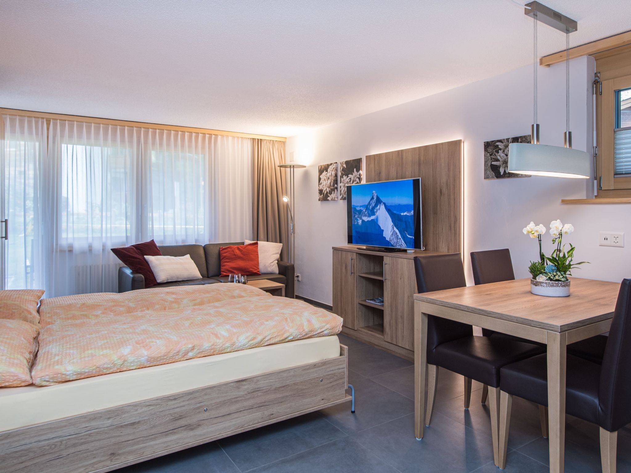 Haus Felice, (Zermatt), 1333.00