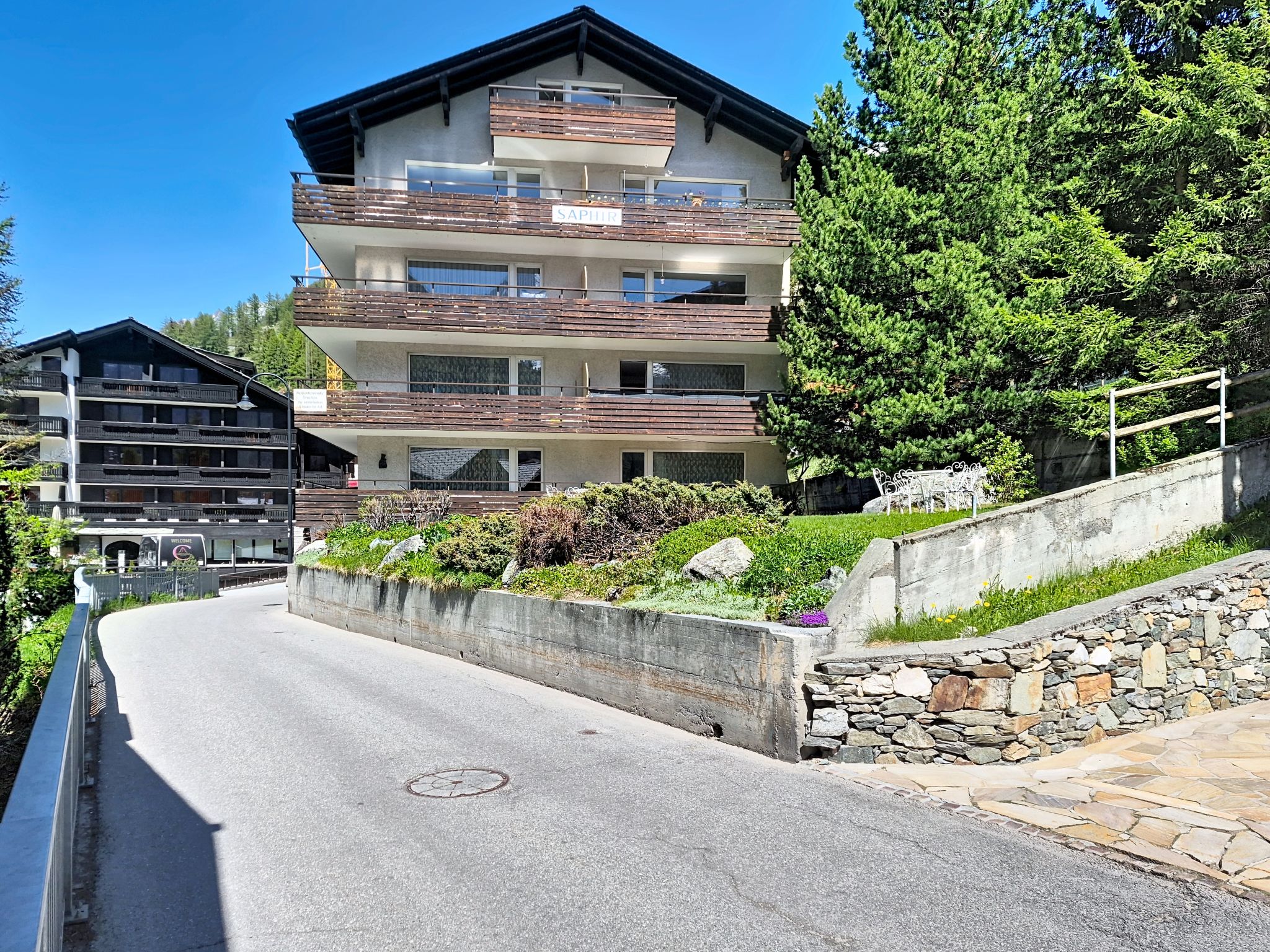 Photo of Saphir