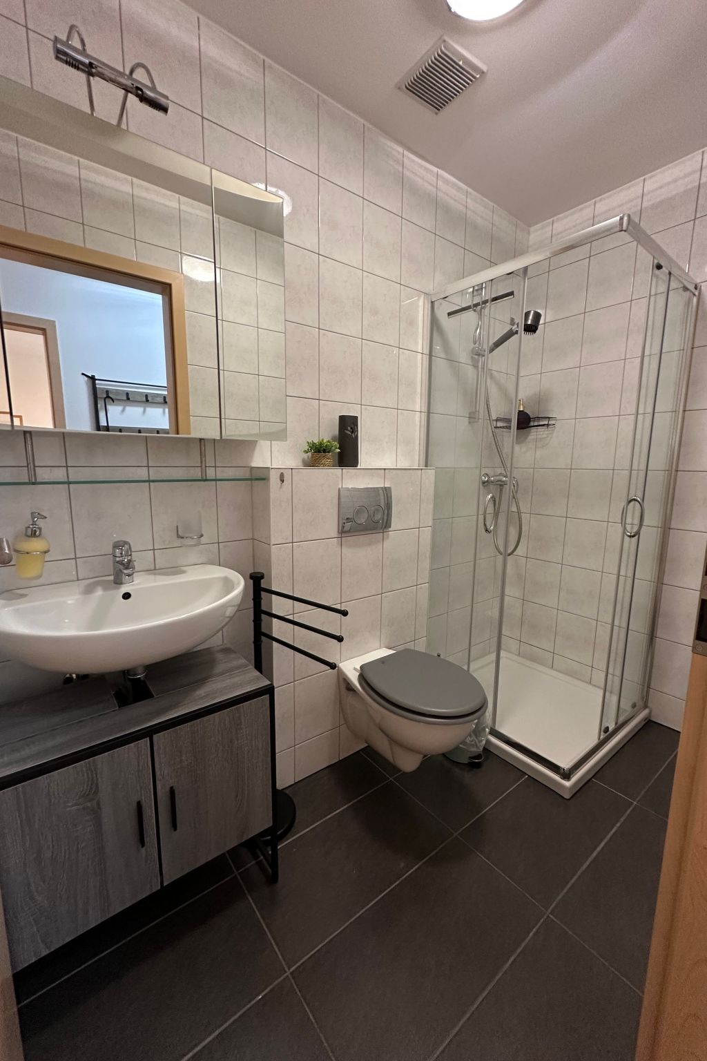 Work&Chill Wallis-Image-tags.info