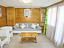 Zonovergoten chaletappartement aan de skipiste in Grächen - thumbnail 2