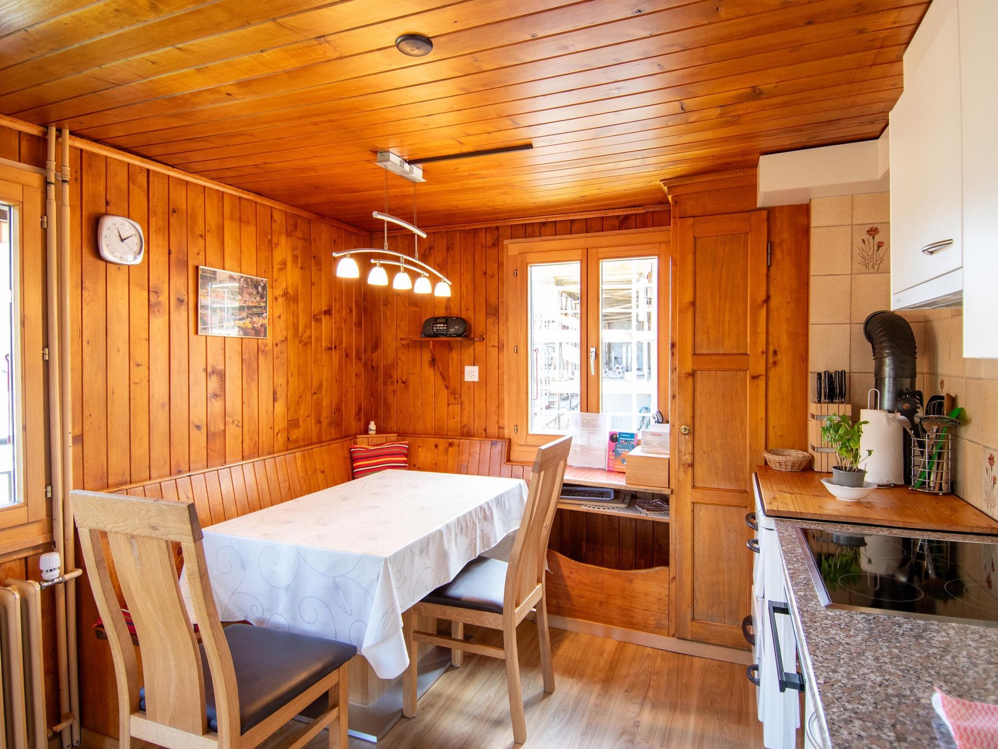 Appartement Bergsonne, (Grächen), – Cuisine et coin repas, photo 8 sur 13