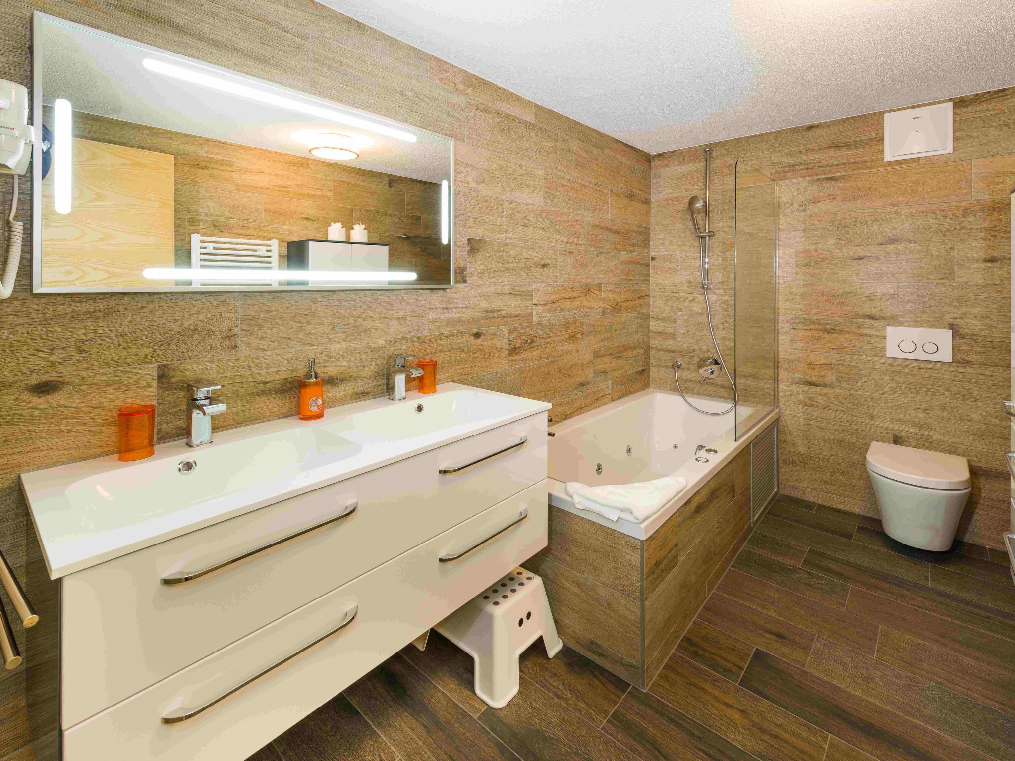 Photo of Lunic, AZapartments.ch, B&B, (Grächen), 1057