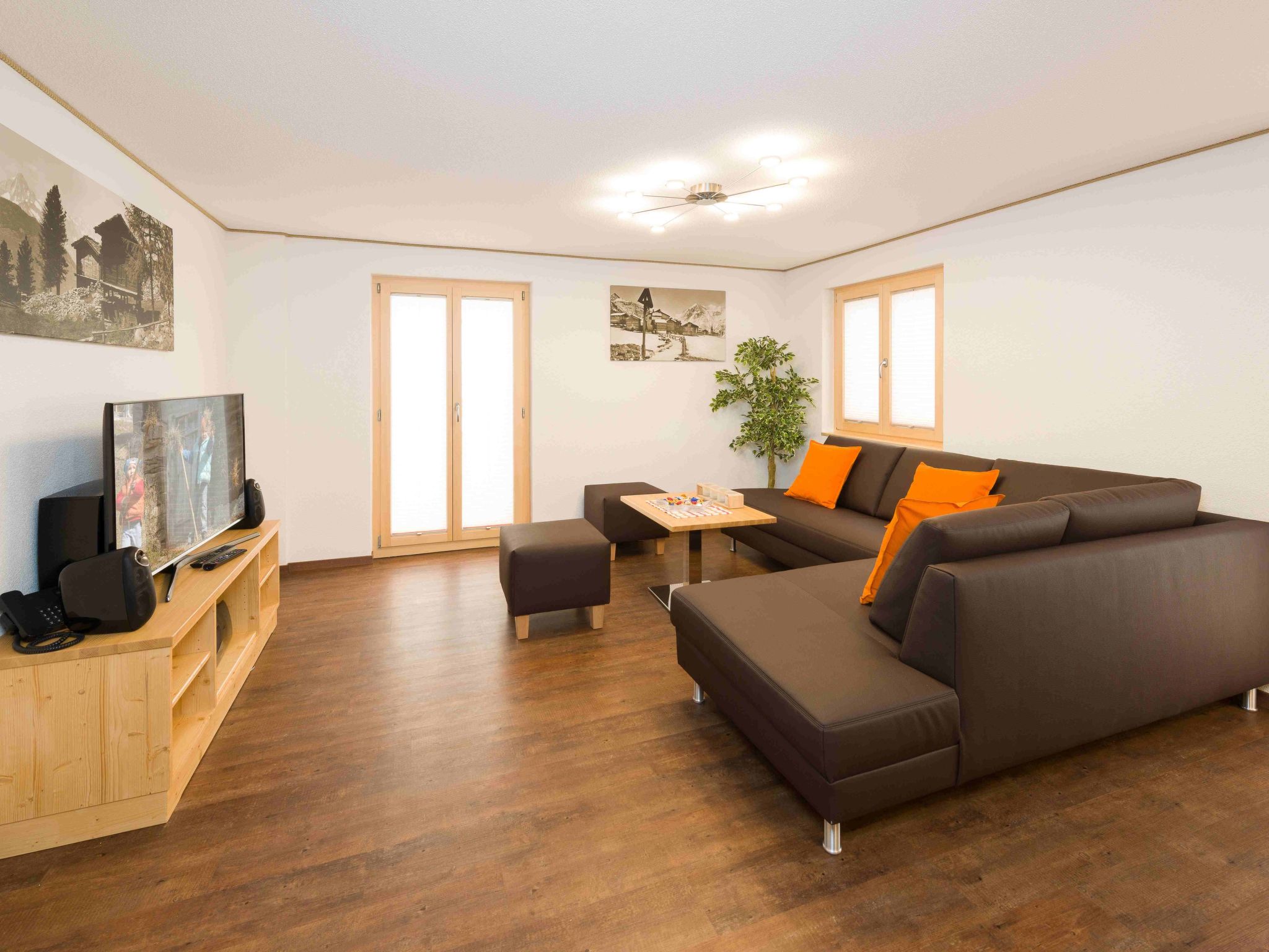Ferienwohnungen Lunic, AZapartments.ch, B&B, (Grächen), 1057