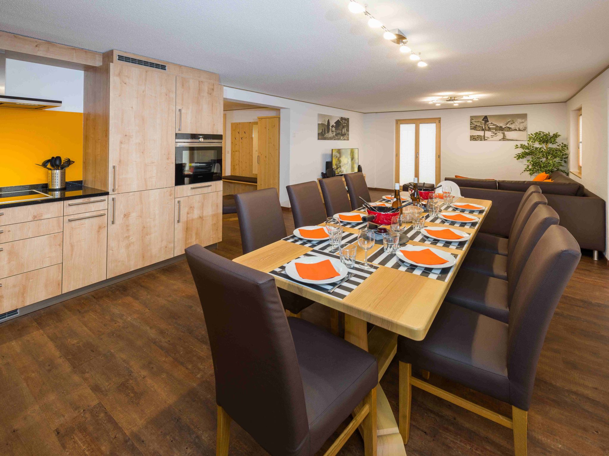 Lunic, AZapartments.ch, B&B, (Grächen), 1057 - Drinnen